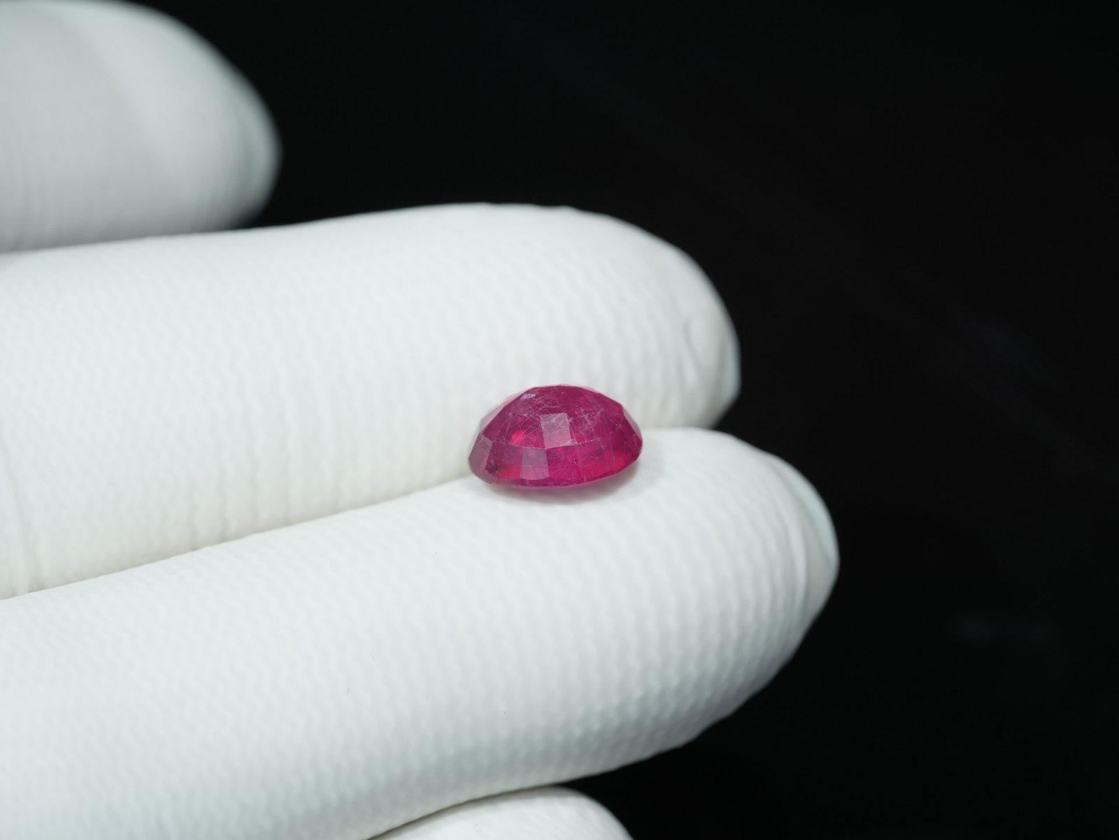 Natural African Manik (Ruby Gemstone) Weight: 05.06 Ratti / 4.60 Carat - Image 4