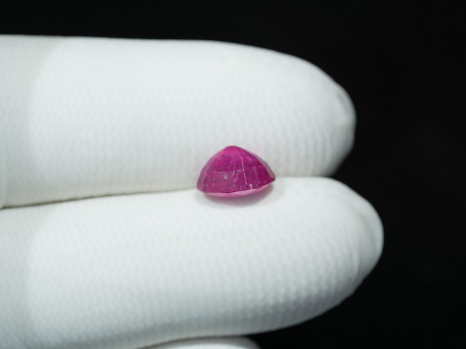 Natural African Manik (Ruby Gemstone) Weight: 04.19 Ratti / 03.810 Carat - Image 4