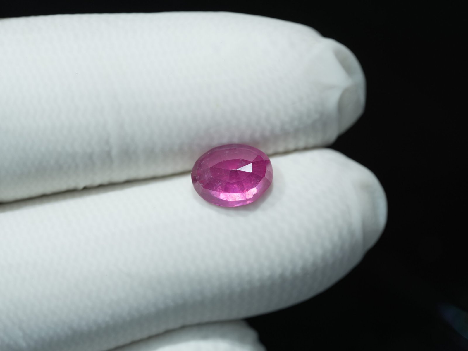 Natural African Manik (Ruby Gemstone) Weight: 03.50 Ratti / 03.19 Carat - Image 2