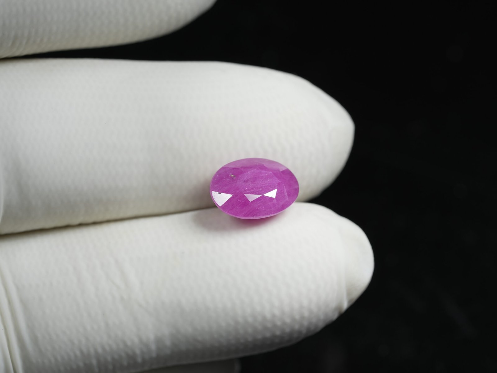 Natural Burmese Manik (Ruby Gemstone) 100% Natural Weight: 05.41 Ratti / 4.92 Carat - Image 2