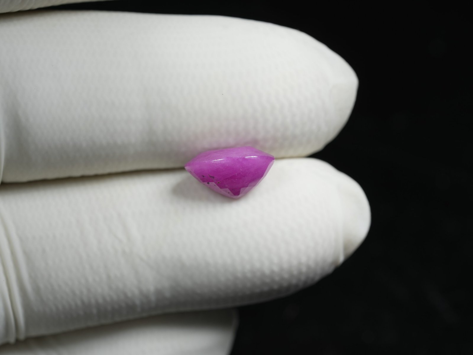 Natural Burmese Manik (Ruby Gemstone) 100% Natural Weight: 05.41 Ratti / 4.92 Carat - Image 4