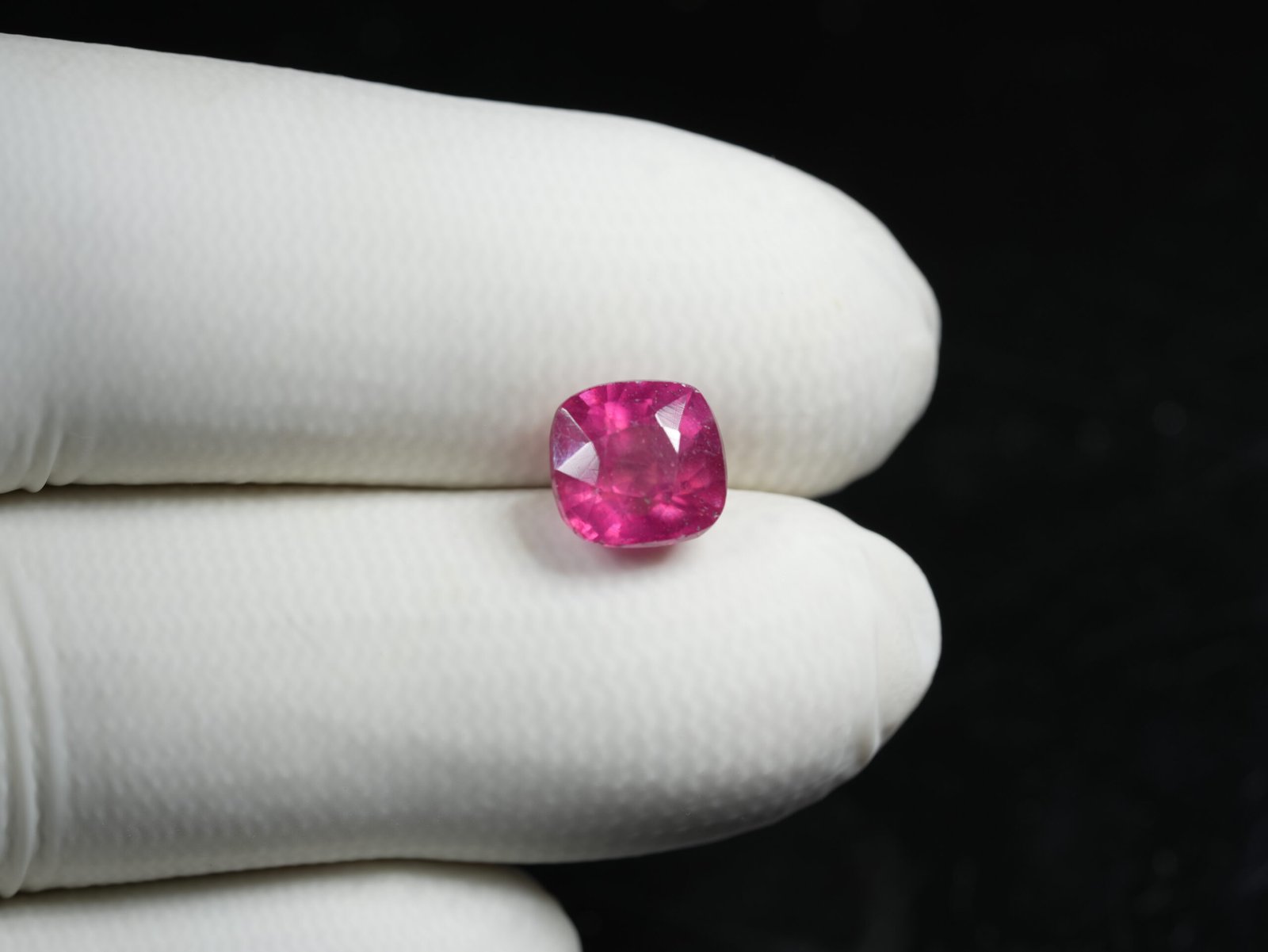 Natural African Manik (Ruby Gemstone) Weight: 5.40 Ratti / 4.91 Carat