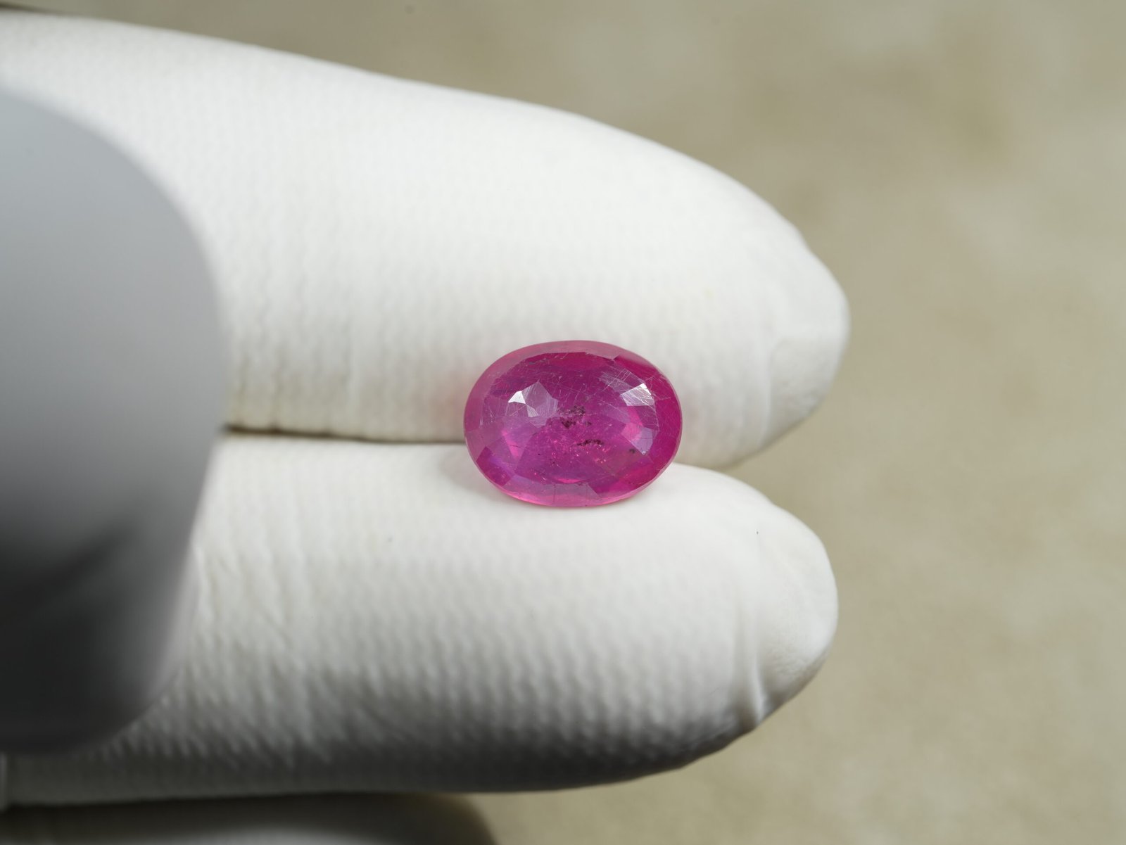 Natural African Manik (Ruby Gemstone) Weight: 04.65 Ratti / 04.23 Carat - Image 3
