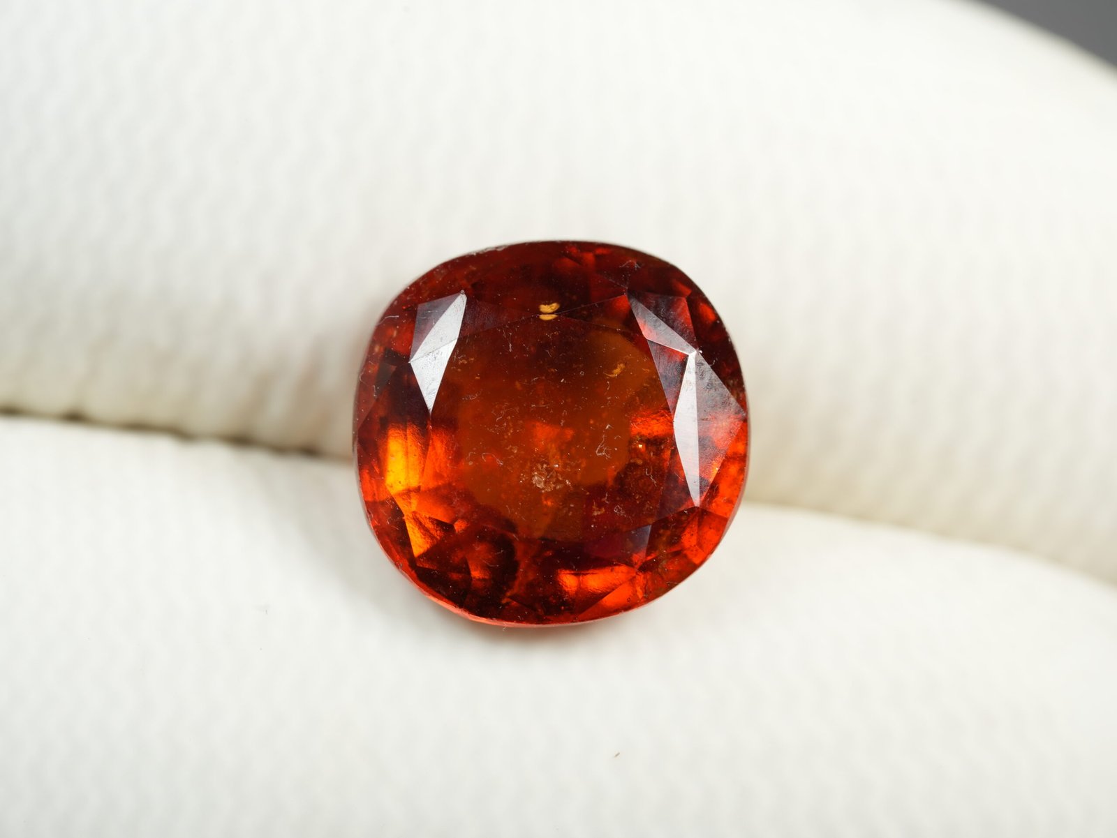 Natural African Gomed Ratna (Hessonite Garnet) Origin Africa, Weight 09.10 Ratti / 08.28 Carat, - Image 3
