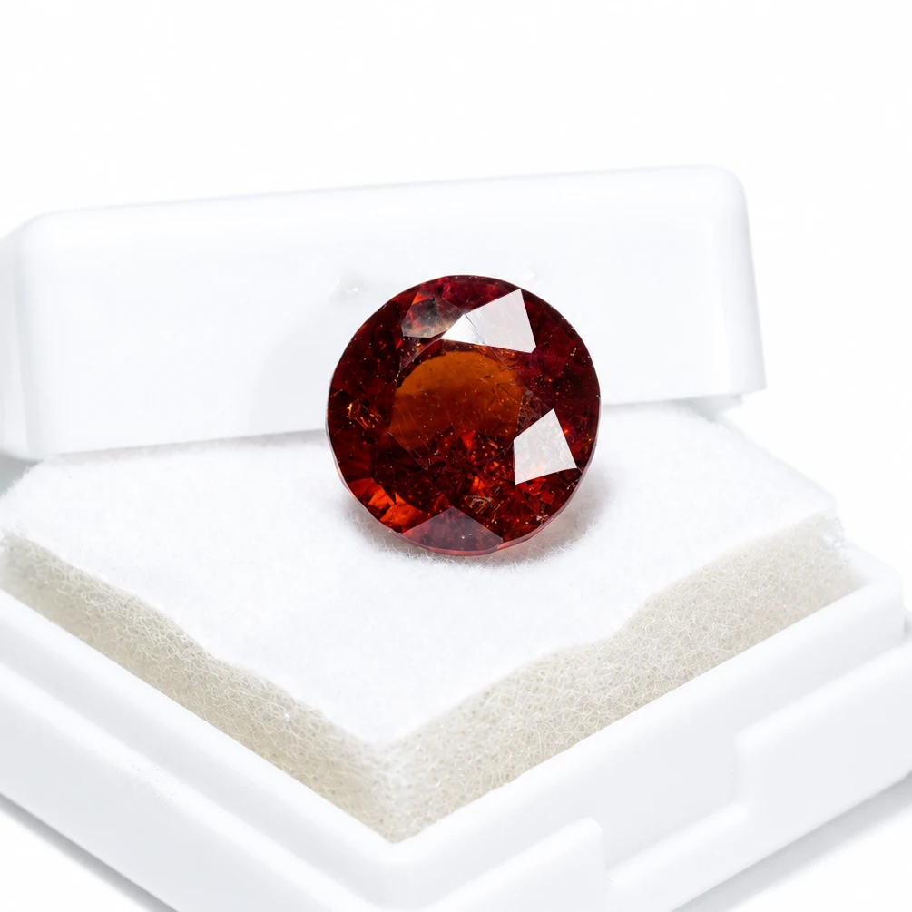 7.20 ct Natural Hessonite Garnet secondary