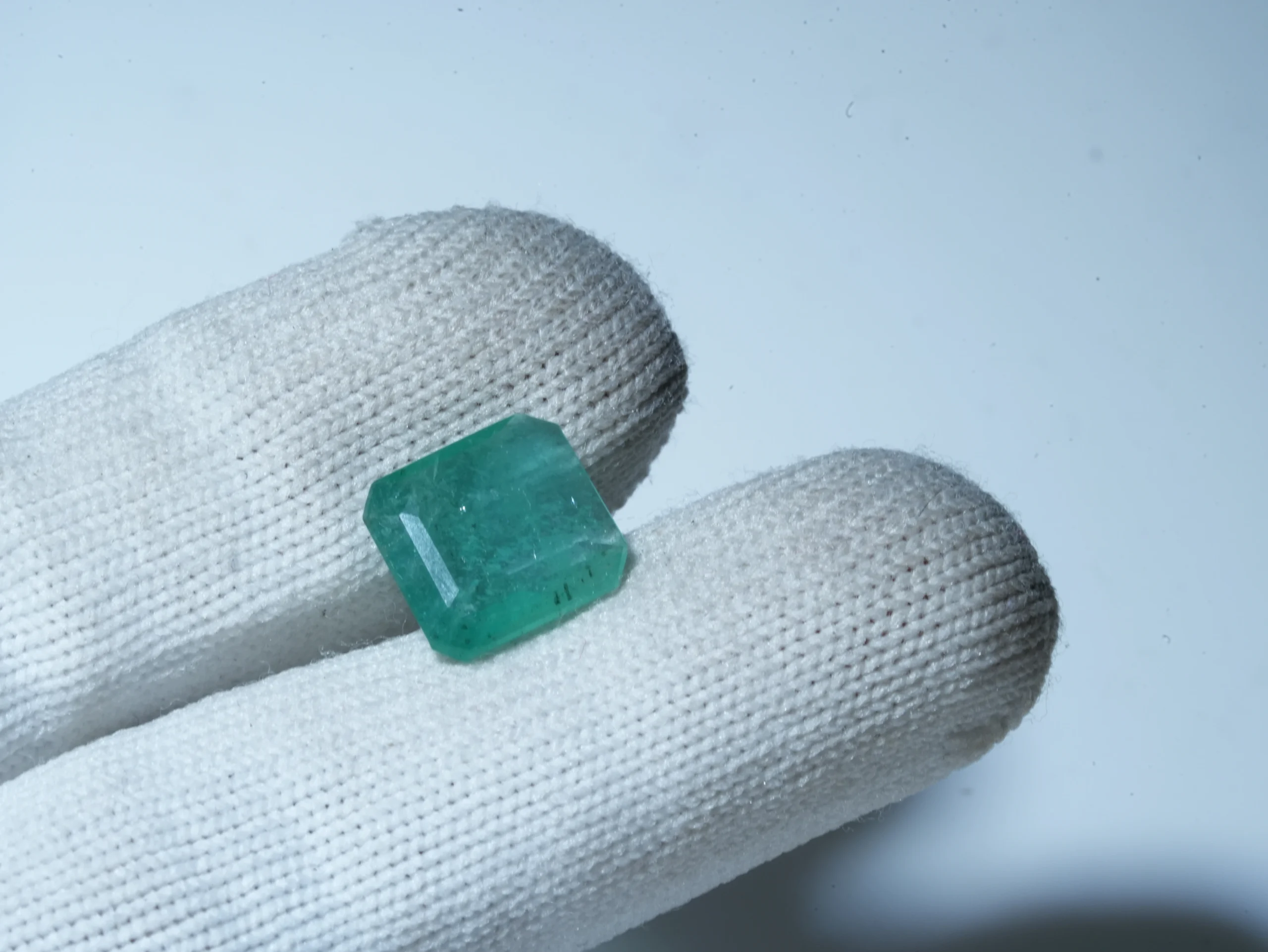 Natural Certified Green Emerald (Panna) – 4.15 Ct with finger