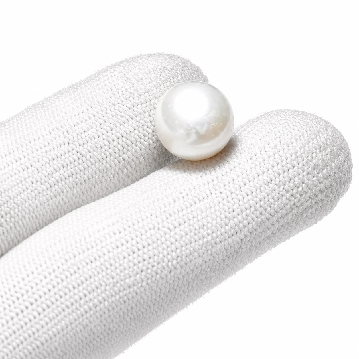 10.15 ct Hyderabadi Pearl stone with finger