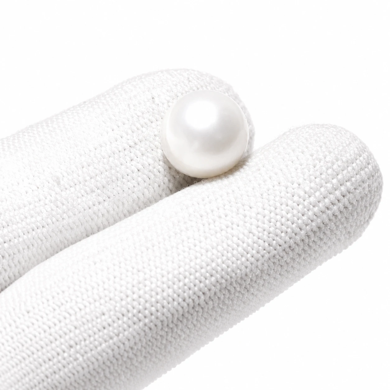 Hyderabadi Pearl (Moti) 11.90 ct with finger