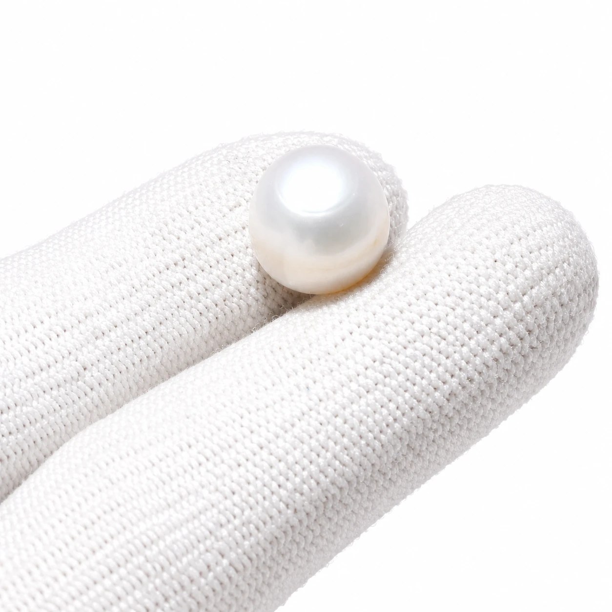 Hyderabadi Pearl stone-11.70 ct with finger