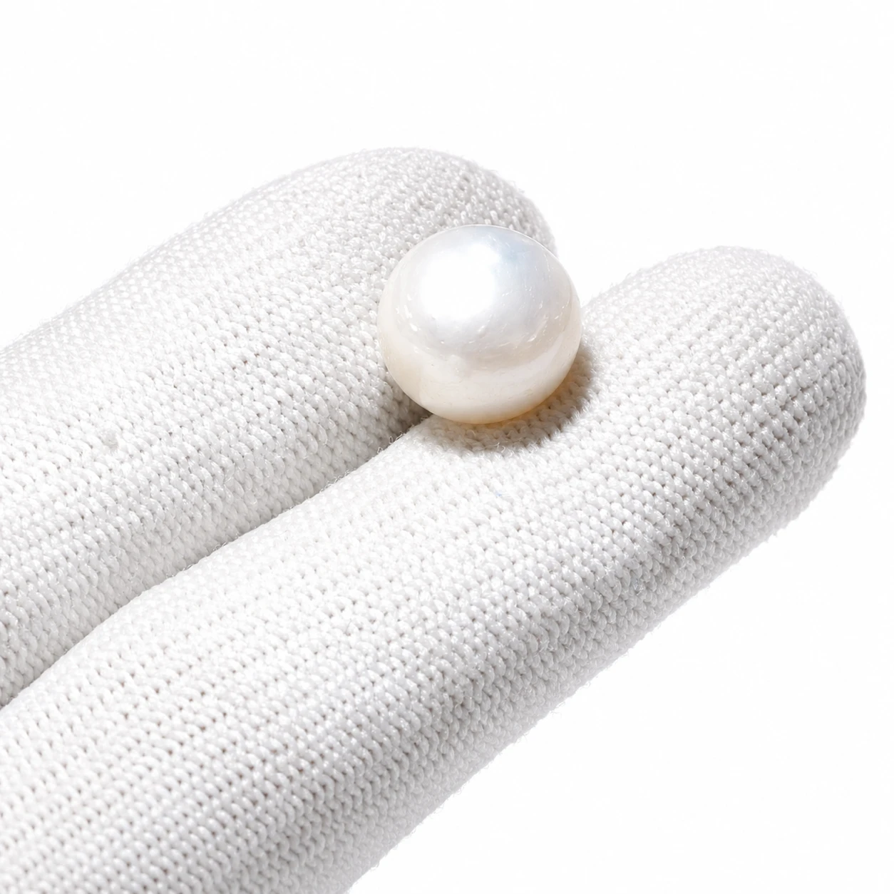 10.30 ct Certified Hyderabadi Pearl with finger