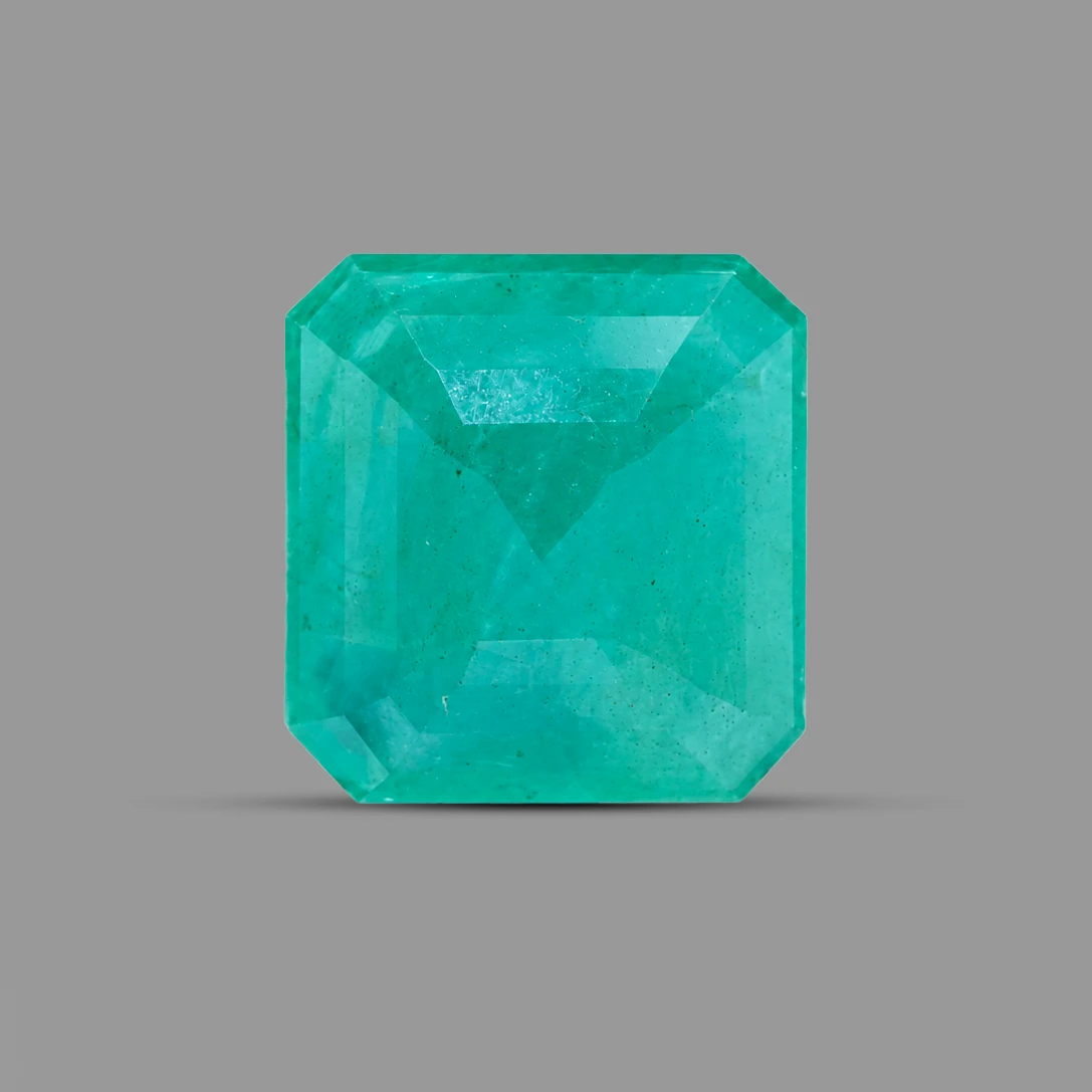 4.80 ct Natural Green Emerald stone backside