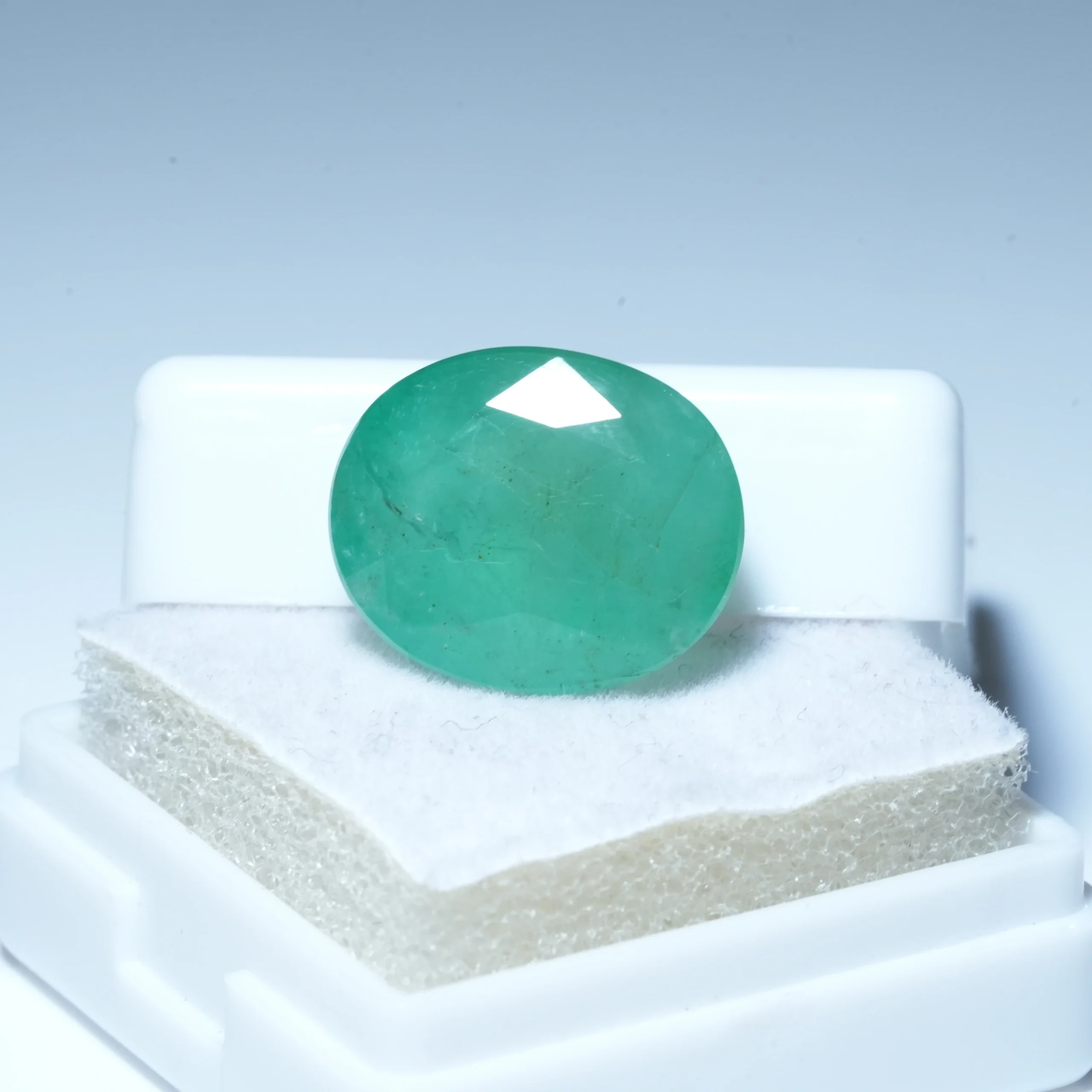 Green Emerald (Panna) 8.30 ct secondary