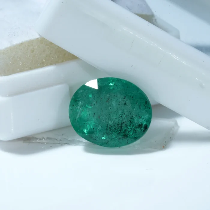 Natural Certified Green Emerald (Panna) – 4.10 Ct (4.46 Ratti)