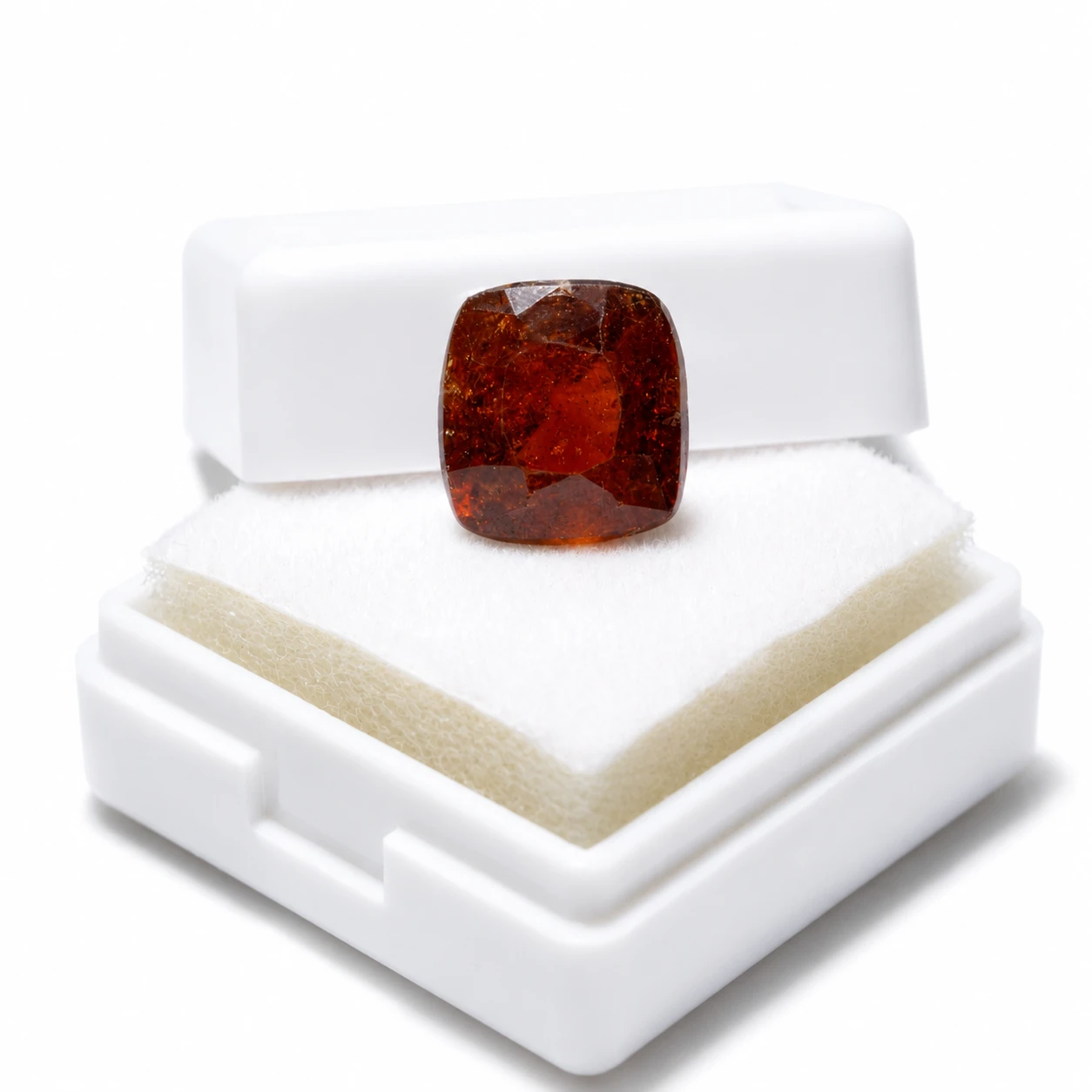 6.83 ct Hessonite Garnet secondary