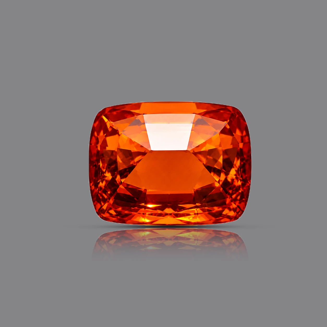 Hessonite Garnet 5.56 ct backside