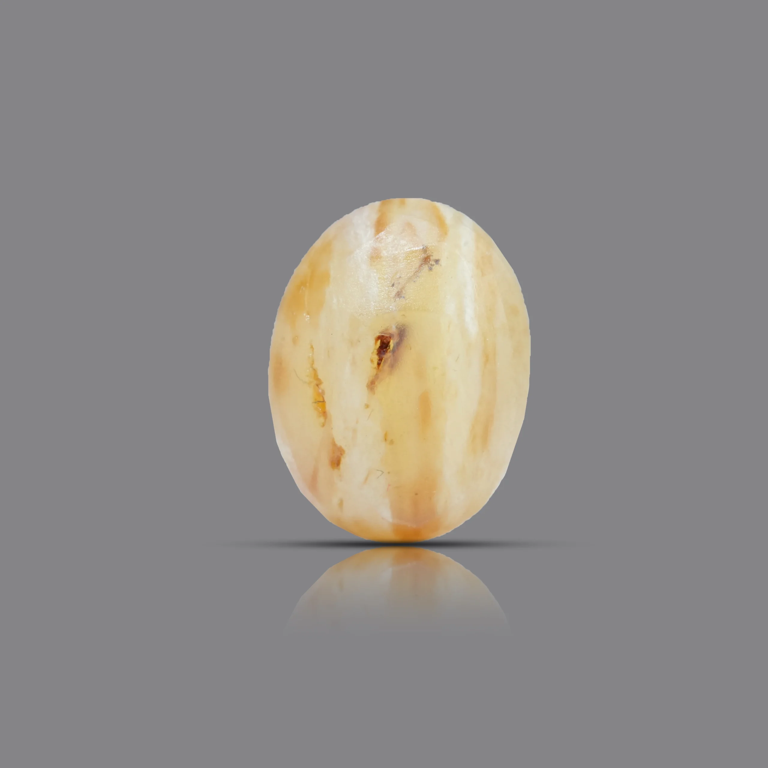 4.85 ct Cat Eye (Lehsunia) gemstone backside