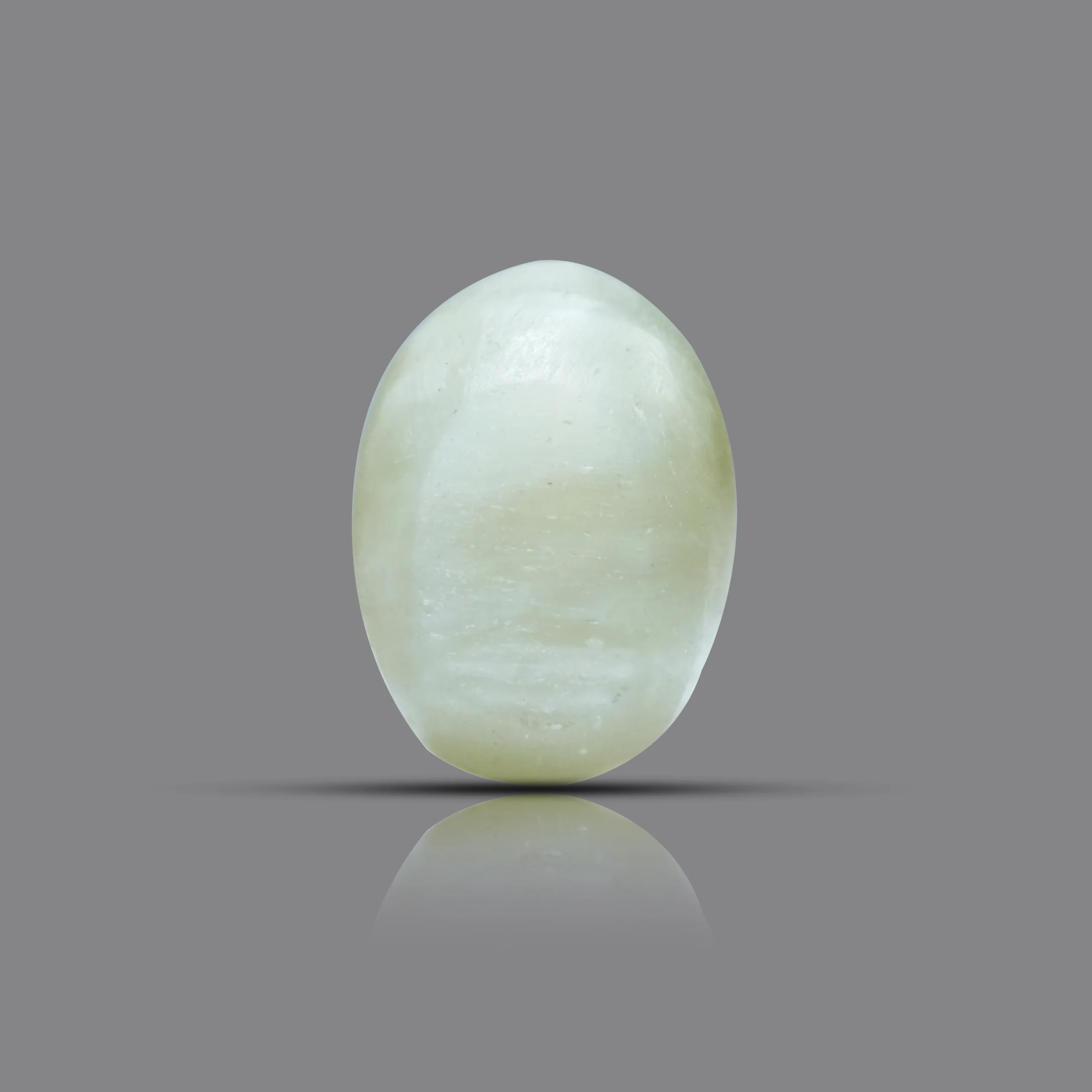 Natural Cat Eye (Lehsunia) gemstone 8.55 ct with backside