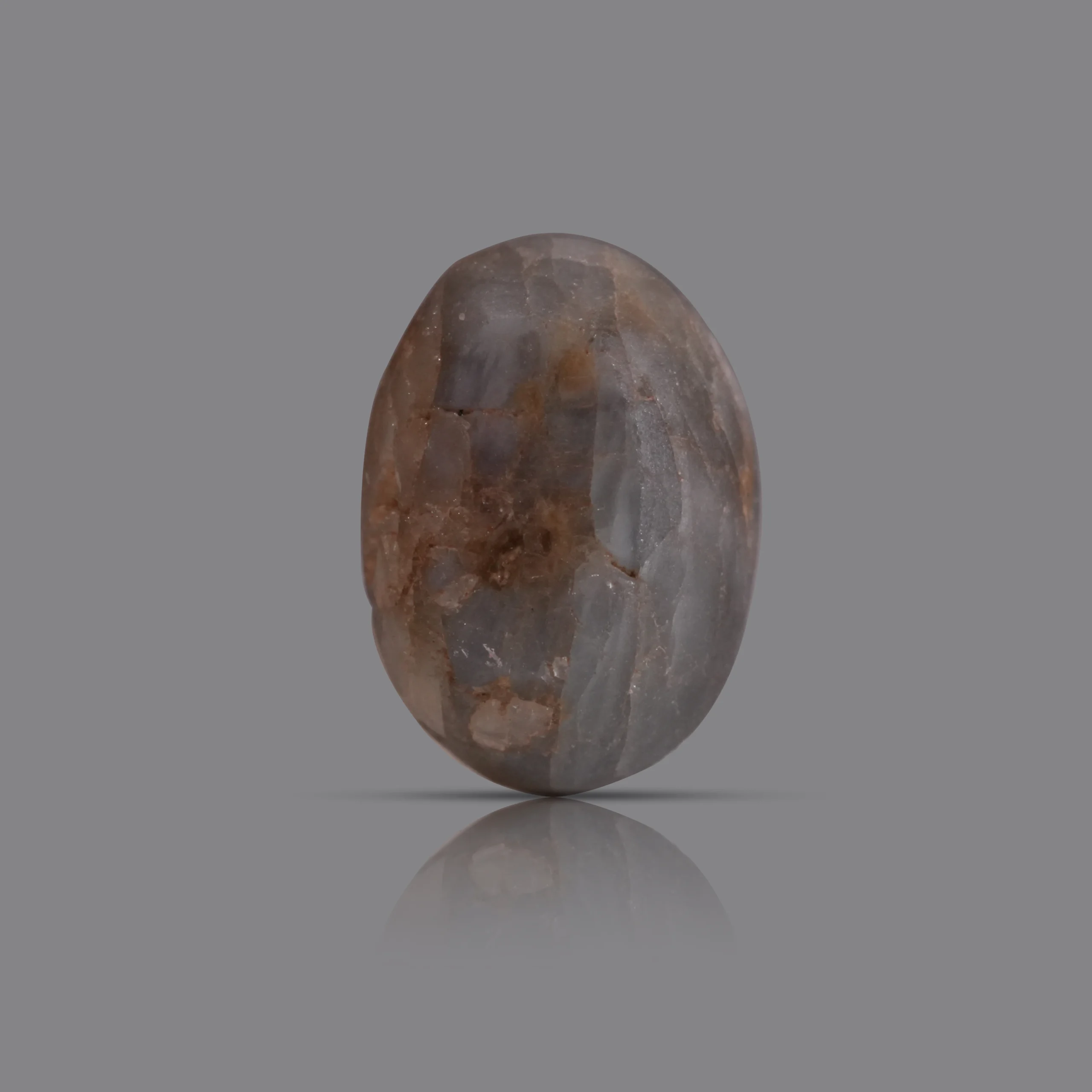 Natural Cat Eye Gemstone 8.60 ct backside
