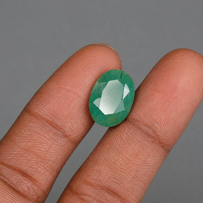 Natural Certified Green Emerald (Panna) – 6.65 carat (7.24 Ratti)