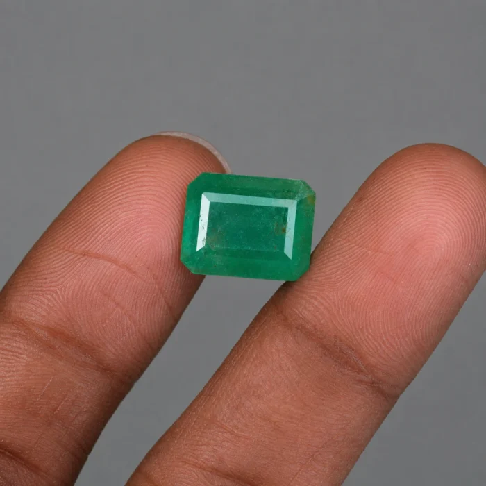 Natural Certified Green Emerald (Panna) – 6.85 carat (7.46 Ratti)