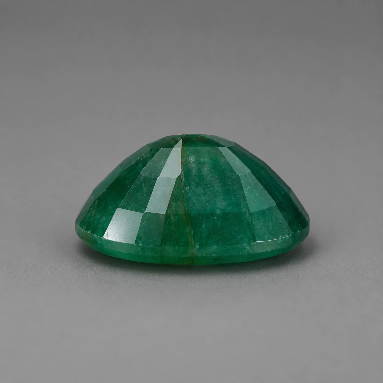 7.30 ct Natural Green Emerald (Panna) gemstone BACk top