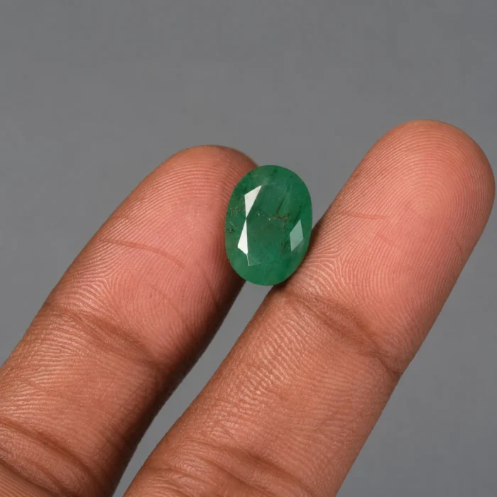 Natural Certified Green Emerald (Panna) – 3.85 ct (4.19 Ratti)
