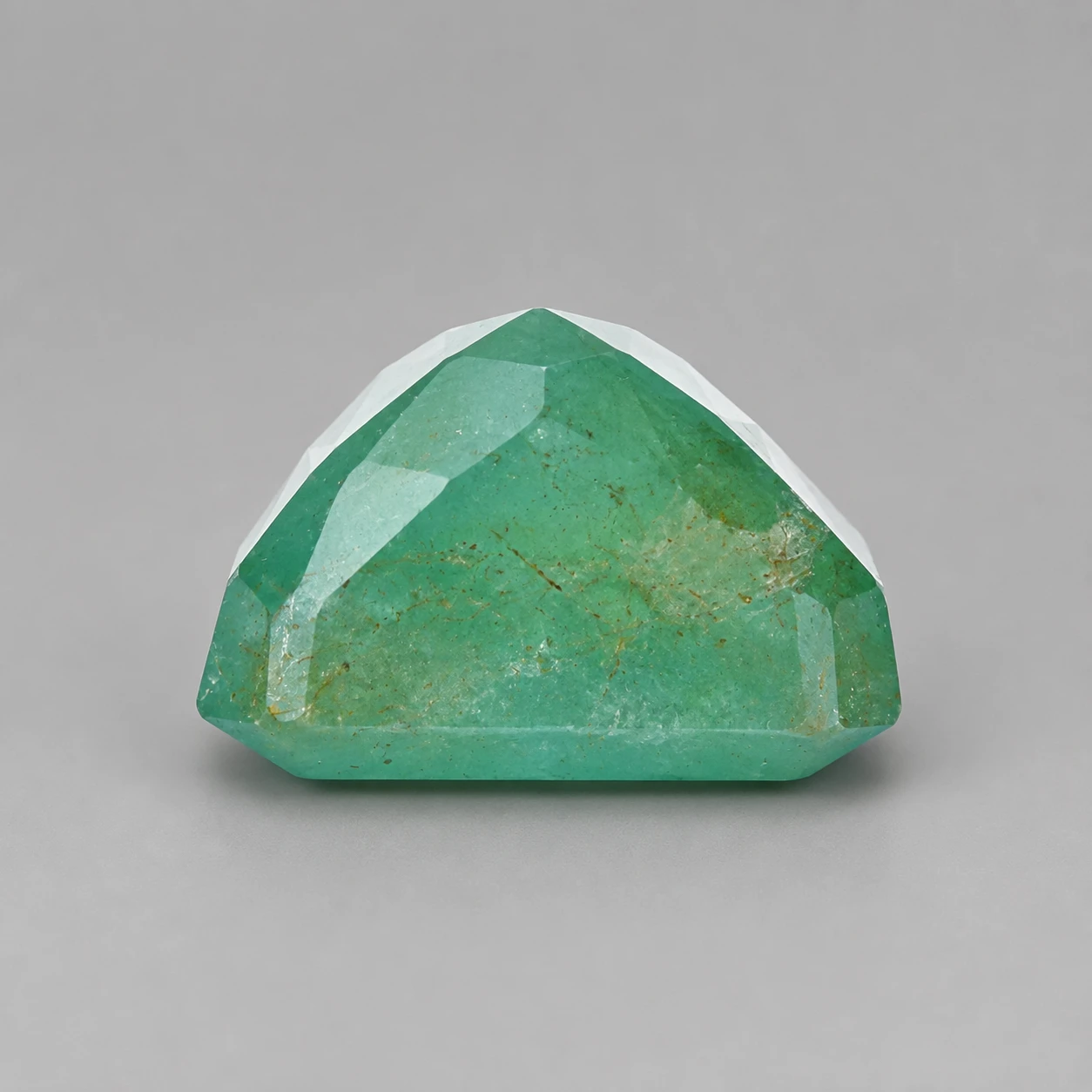 5.65 ct Natural Green Emerald gemstone sides