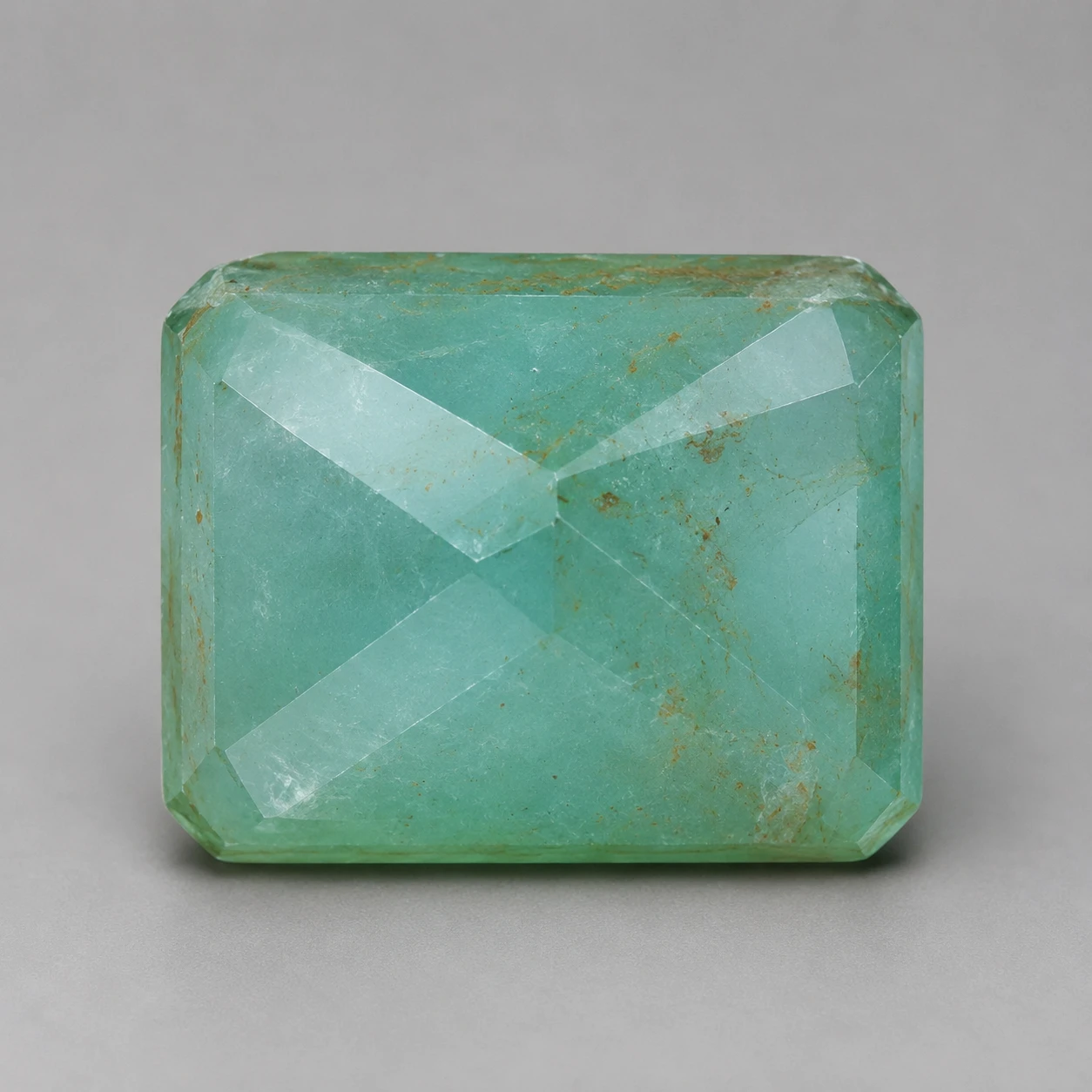 5.65 ct Natural Green Emerald gemstone backside