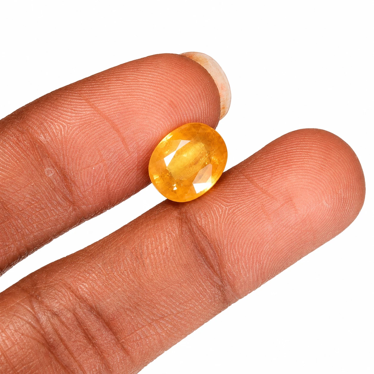 9.45 ct Certified Yellow Sapphire with finger