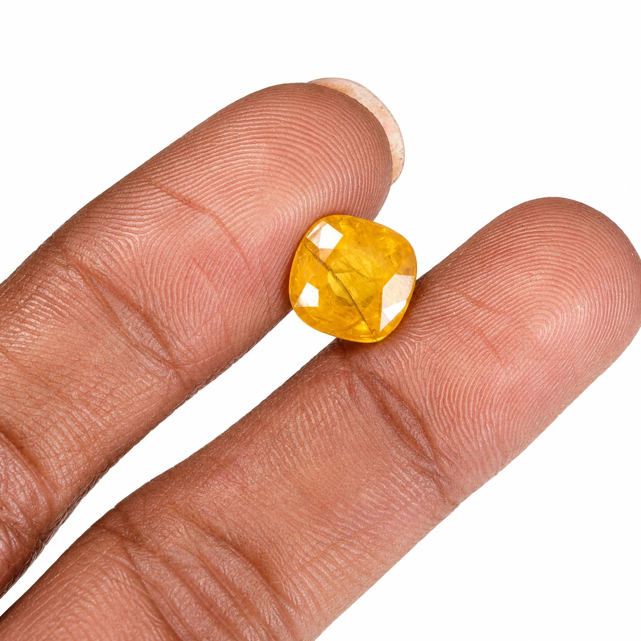 6.50 ct Natural Yellow Sapphire with finger